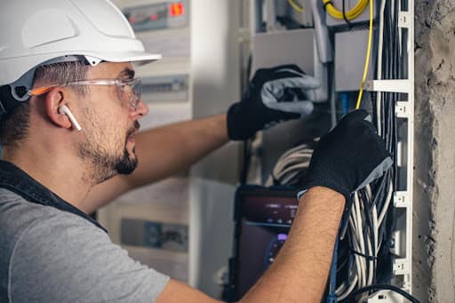How to Choose the Right Electrical Contractor for Your Business